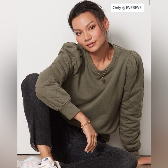 Evereve Tops - Evereve Olive Quilted Sleeve Sweatshirt